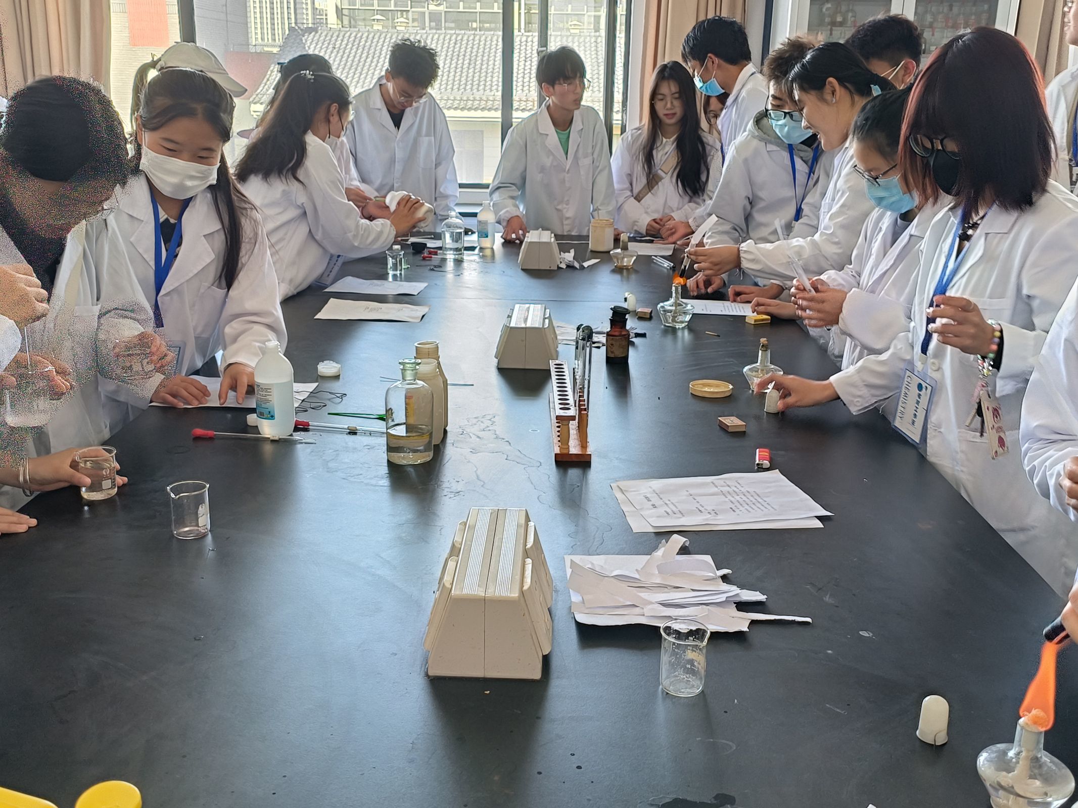 "科技创造生活，科普成就未来"——化学化工学院成功举办 2022 年科普实验系列活动-云南师范大学化学化工学院